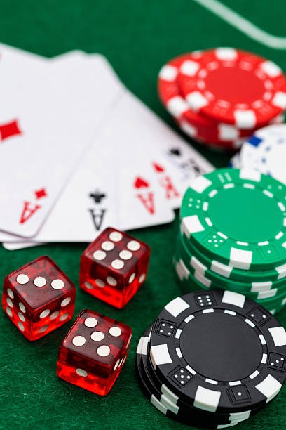 Live Sakong dealer table with cards and player positions